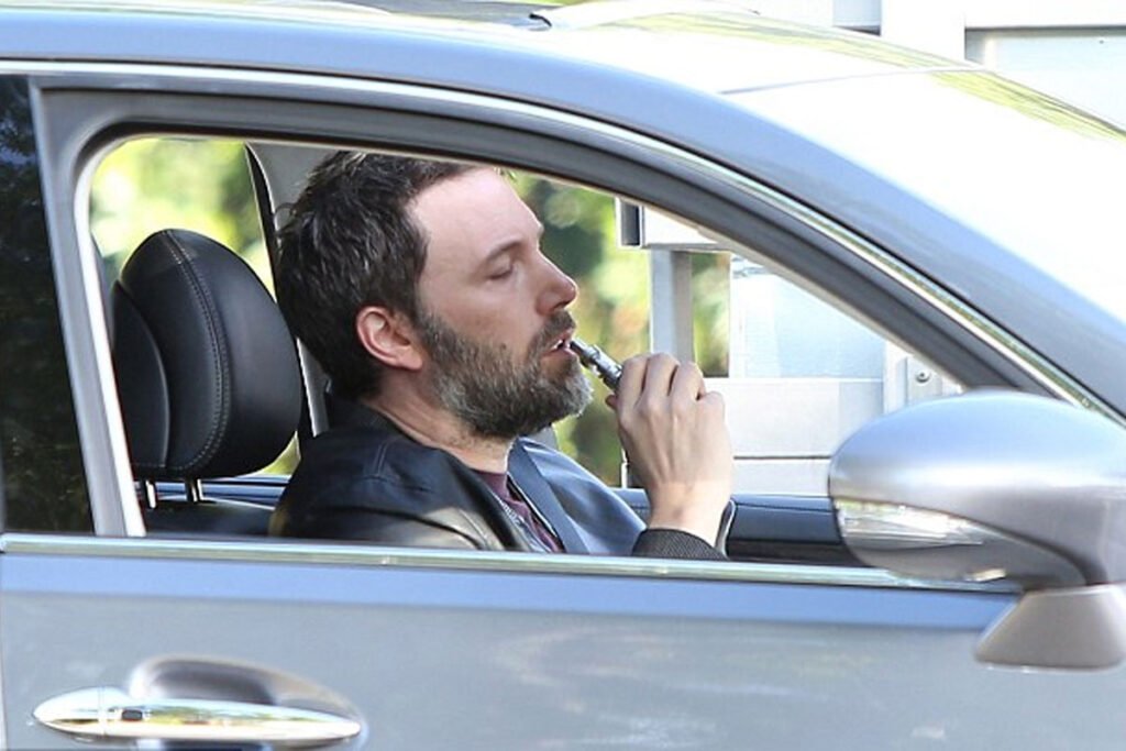 Ben Affleck vaping