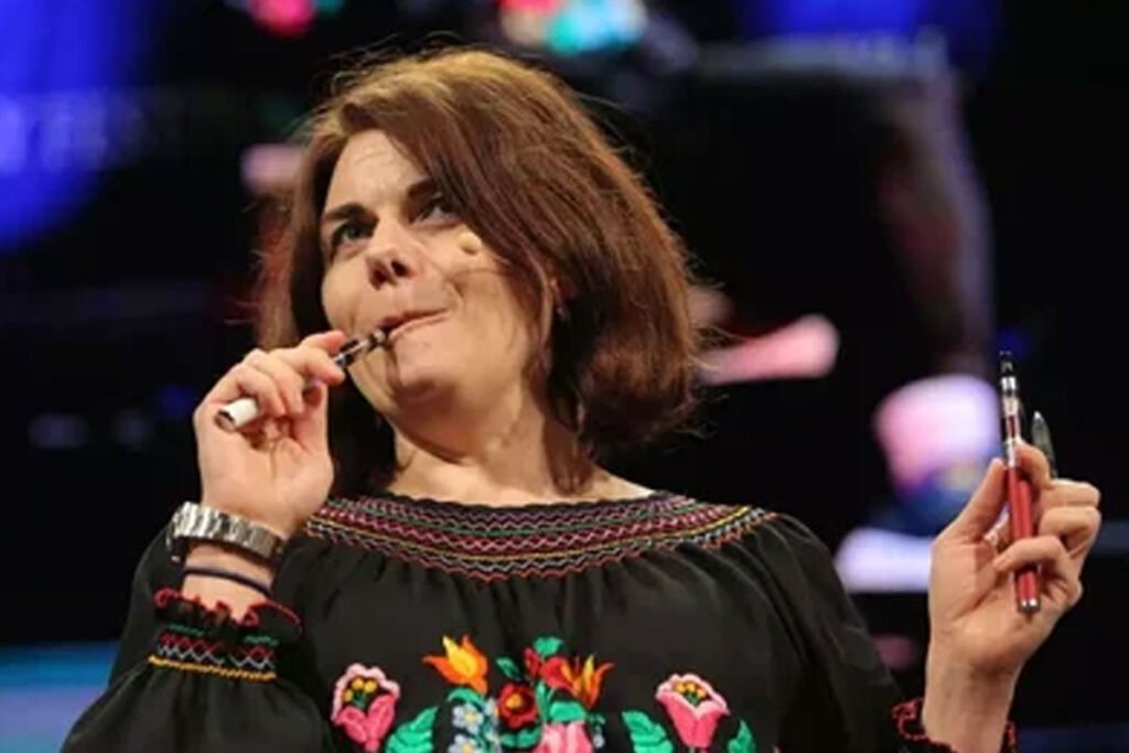 Caitlin Moran vaping