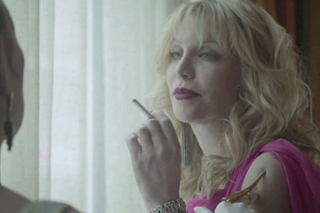 Courtney Love vaping