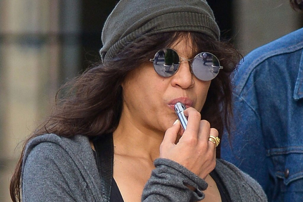 Michelle Rodriguez vaping