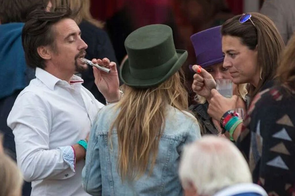 Richard Hammond vaping