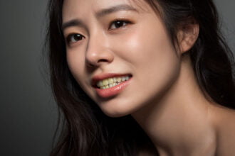 Does Vaping Make Your Teeth Yellow