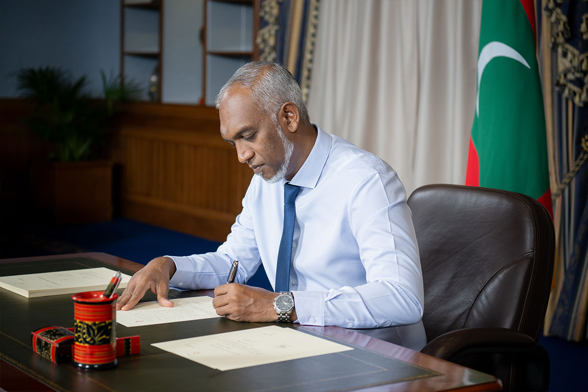 Maldives President Ratifies New Tax Bill, Increasing Import Duty on Tobacco and Banning E-Cigarette Imports