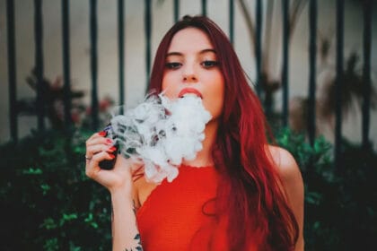 New Study Highlights High E-Cigarette Usage Among Polish Teenagers, Driven by Flavor and Social Trends
